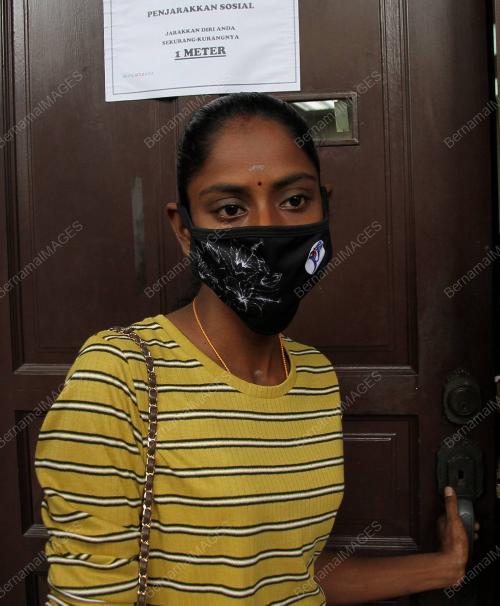 YOUTUBER SENSASI S. PAVITHRA