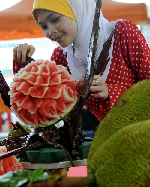 PESTA BUAH-BUAHAN TEMPATAN