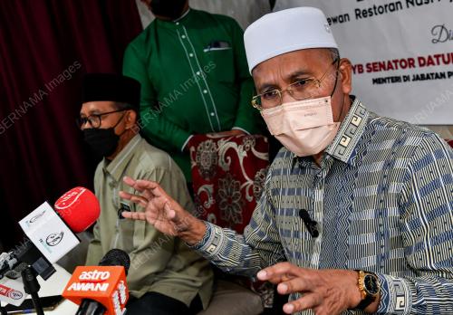 DATUK IDRIS AHMAD