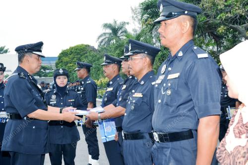 PK02_25032013_HARI_POLIS