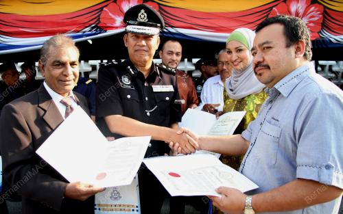 PK02_25032015_HARI_POLIS