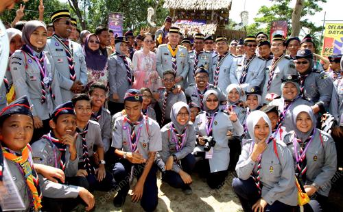 PK02_25112014_PENGAKAP