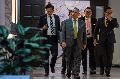 DATUK SERI SAARANI MOHAMAD