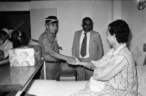 PENYAMPAIAN HADIAH BUKU-BUKU