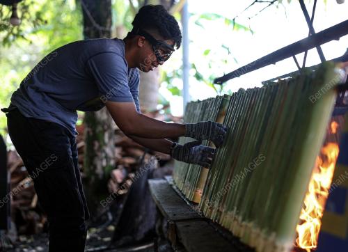 LIPUTAN KEUNIKAN LEMANG PERAK