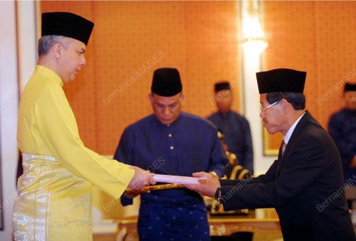 RAJA DR NAZRIN SHAH