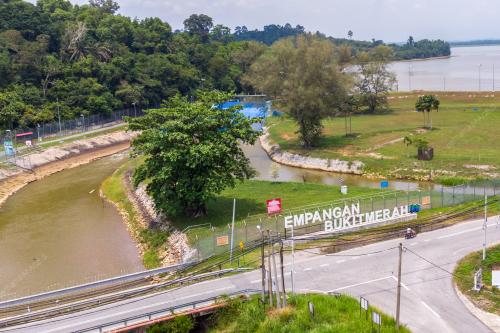 TINJAUAN EMPANGAN BUKIT MERAH