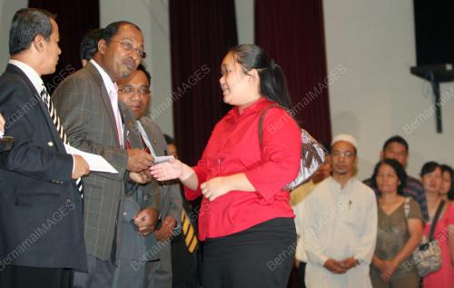 ZAMBRY ABDUL KADIR