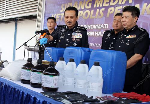 DATUK MOHD YUSRI HASSAN BASRI