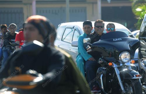 PK02_29112014_BERKHATAN