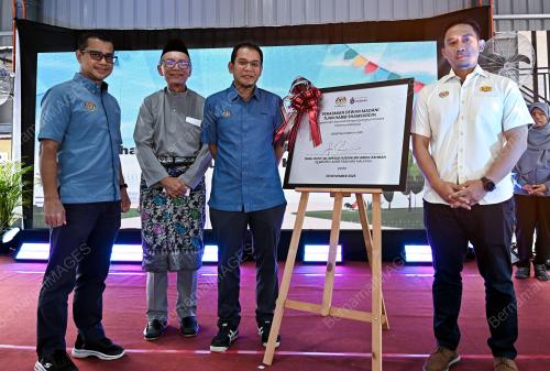 KAMPUNG ANGKAT MADANI