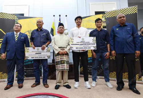 MAJLIS PENYAMPAIAN INSENTIF KERAJAAN NEGERI