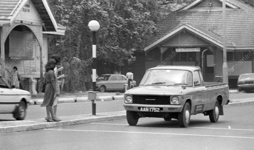 KENDERAAN TIDAK PATUHI UNDANG-UNDANG