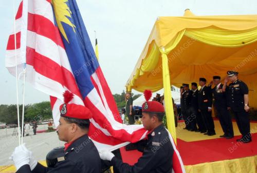 RAJA DR NAZRIN SHAH
