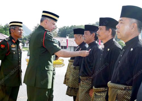 RAJA DR. NAZRIN SHAH