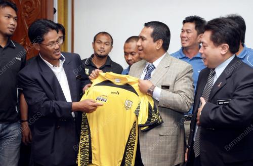PK03_01022011_JERSI_PERAK