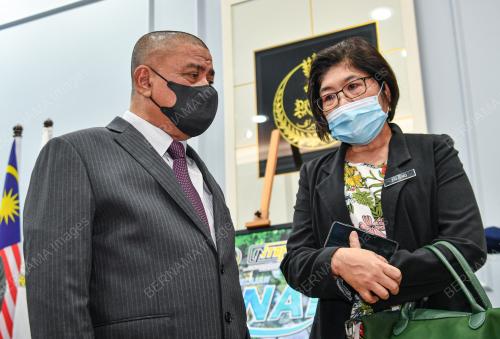 DATUK SERI SAARANI MOHAMAD