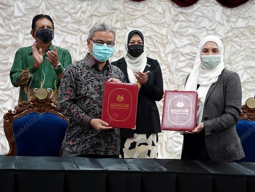 DATUK NOLEE ASHILIN MOHAMMED RADZI