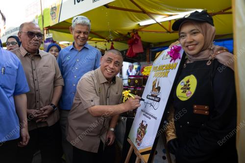 DATUK SERI SAARANI MOHAMAD