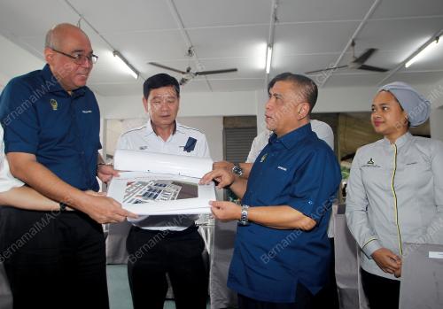 DATUK SERI SAARANI MOHAMAD