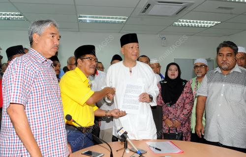 PK03_02042016_NAZRI_AZIZ