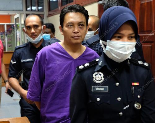 PEMANDU LORI DIDAKWA MENCEROBOH ISTANA ISKANDARIAH