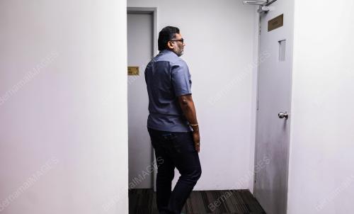KES JUAL MINYAK MASAK MELEBIHI HARGA