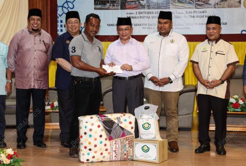DATUK DR MOHD NA`IM MOKHTAR