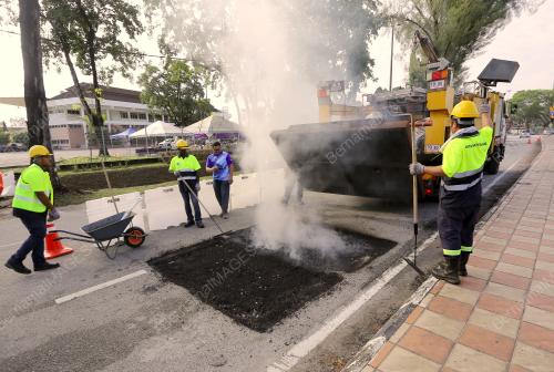 DEMOSTRASI PEMBAIKAN POTHOLE