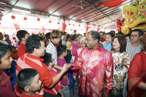 PK03_03022011_TAHUN_BARU_CINA