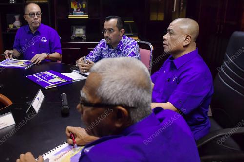 DATUK SERI SAARANI MOHAMAD