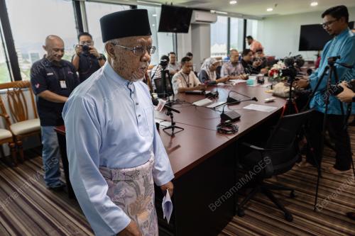 DATUK SERI WAN ZAHIDI WAN TEH