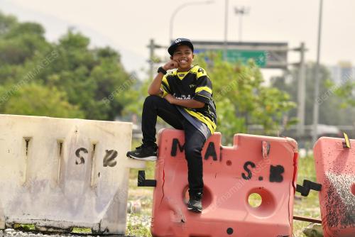 PENYANYI AMIR SISI