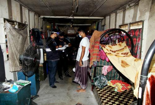 PEMERIKSAAN PUSAT PENGINAPAN PEKERJA KILANG