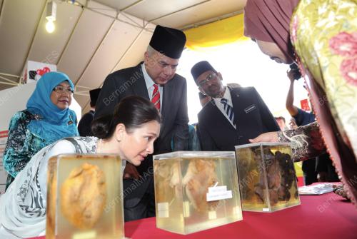 PK03_04062013_RAJA_NAZRIN