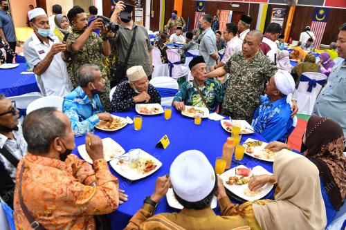 DATUK SERI SAARANI MOHAMAD