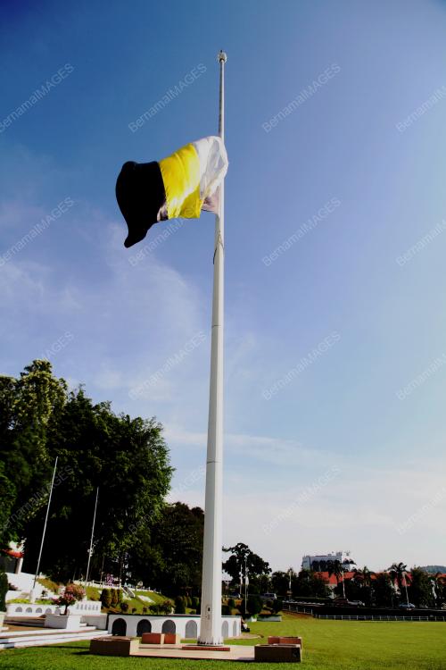 PK03_04102017_BENDERA