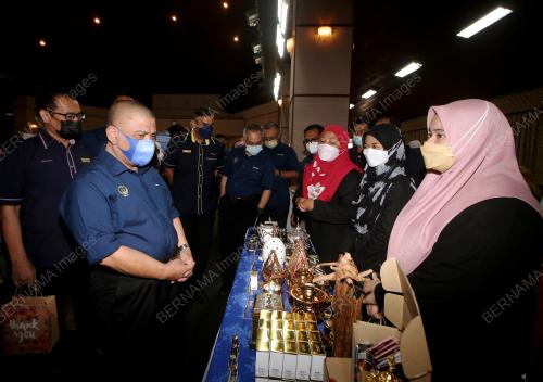 DATUK SERI SAARANI MOHAMAD