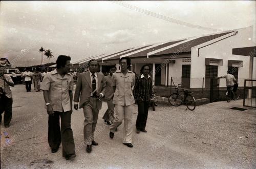 KUNCI RUMAH TERES