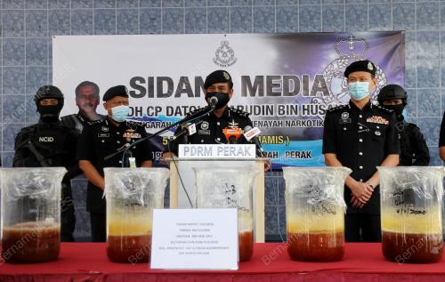 DATUK RAZARUDIN HUSAIN