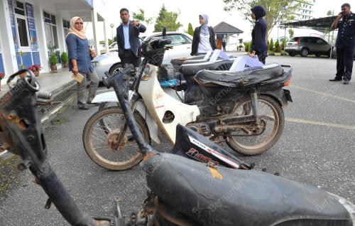PK03_06032012_MOTOR_CURI