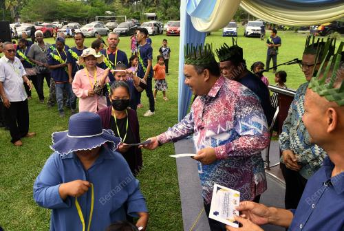 DATUK AZMAN ABIDIN