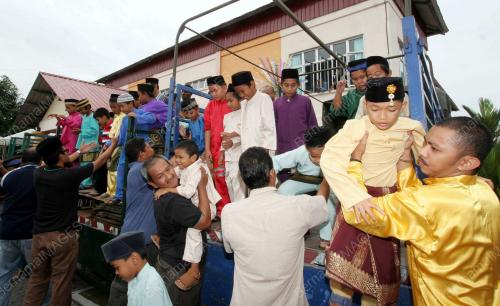MAJLIS BERKHATAN