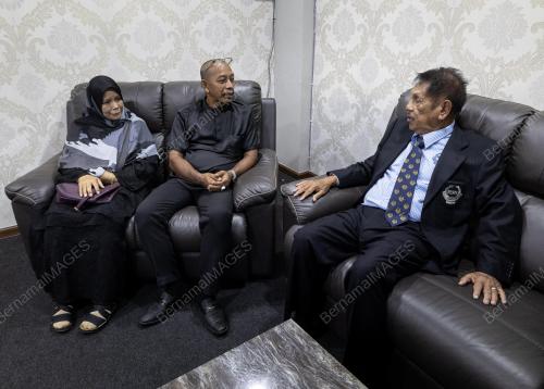 DATUK MEOR CHEK HUSSIEN MAHAYUDDIN