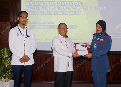 DATUK SERI SAARANI MOHAMAD