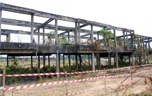 PROJEK TERBENGKALAI