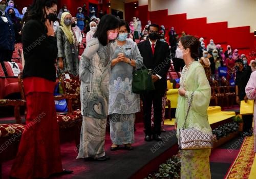TUANKU ZARA SALIM