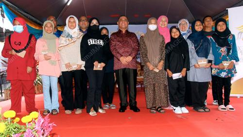 DATUK SERI SAARANI MOHAMAD