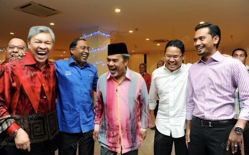 PK03_08112013_ZAHID