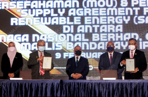 DATUK SERI SAARANI MOHAMAD